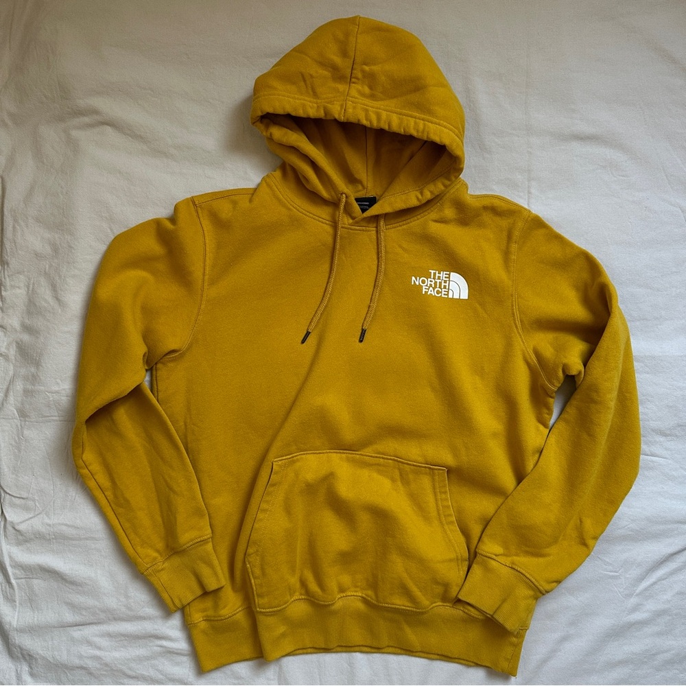The North Face. Men’s Half Dome Pullover Hoodie. MEDIUM - yellow